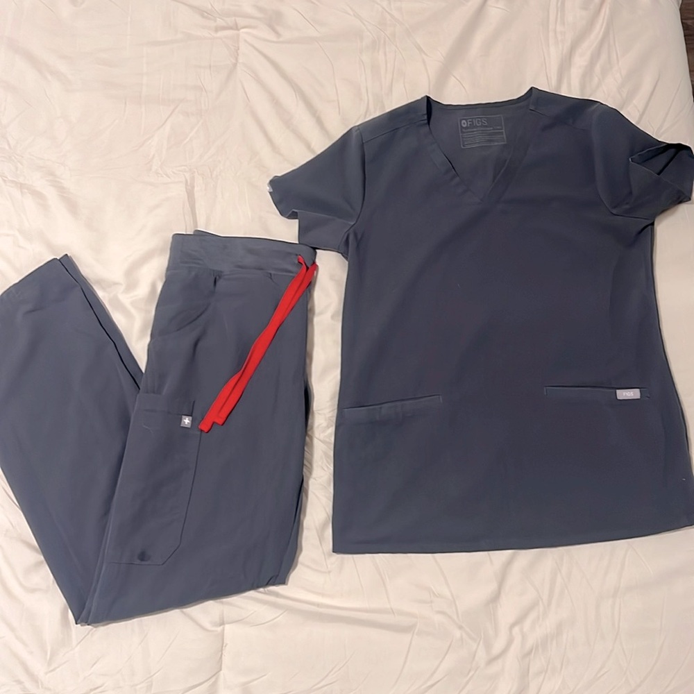 Dark grey figs set